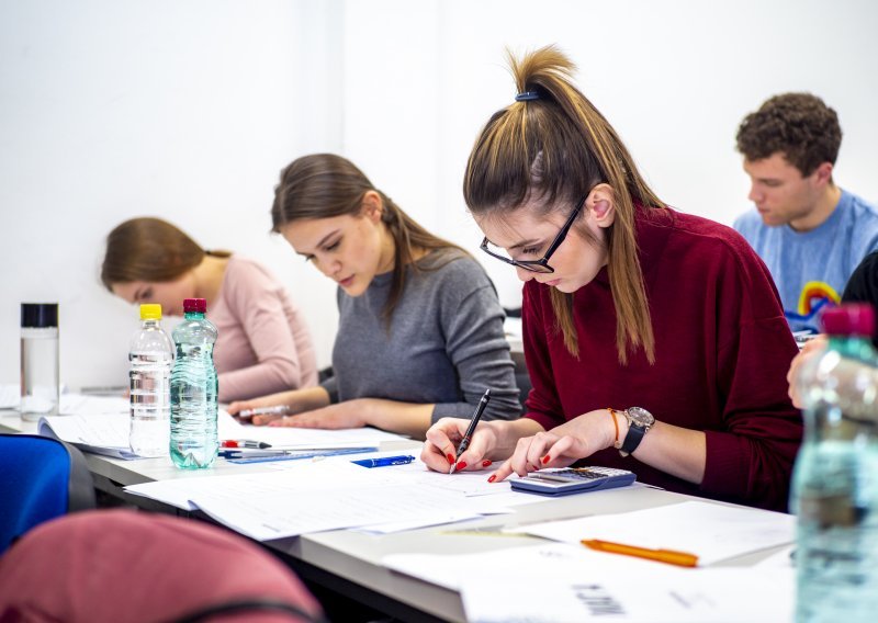 Zašto bi svaki maturant trebao izaći na besplatne probne ispite mature u siječnju?