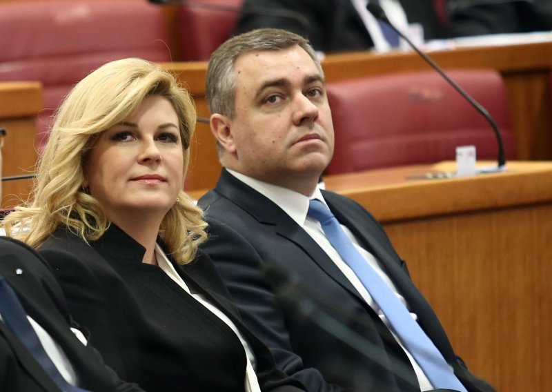 Bivši savjetnik opleo po predsjednici: 'Neka demantira što je obećala Vučiću!