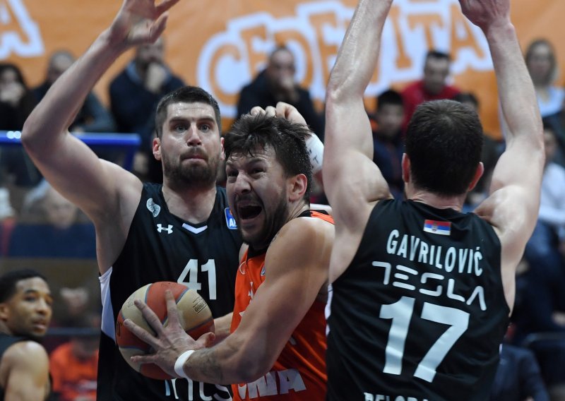 Košarkaši Cedevite slavili u Beogradu; nije ih omelo ni to što su Grobari prekinuli utakmicu
