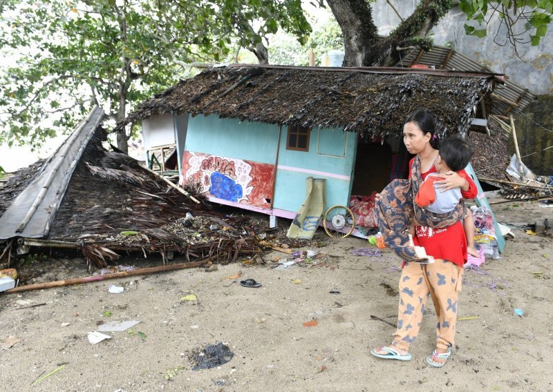 Broj smrtno stradalih u cunamiju u Indoneziji porastao na 280