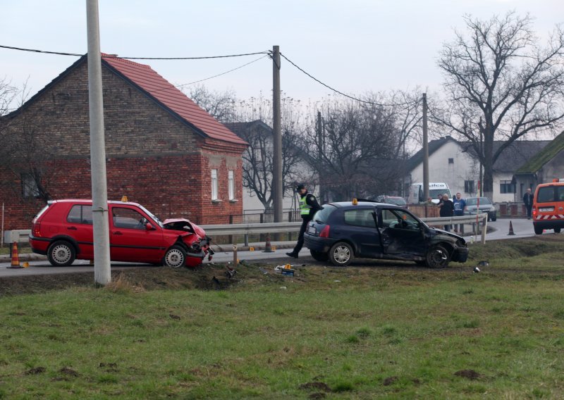 U Sisku u prometnoj nesreći stradao 32-godišnjak