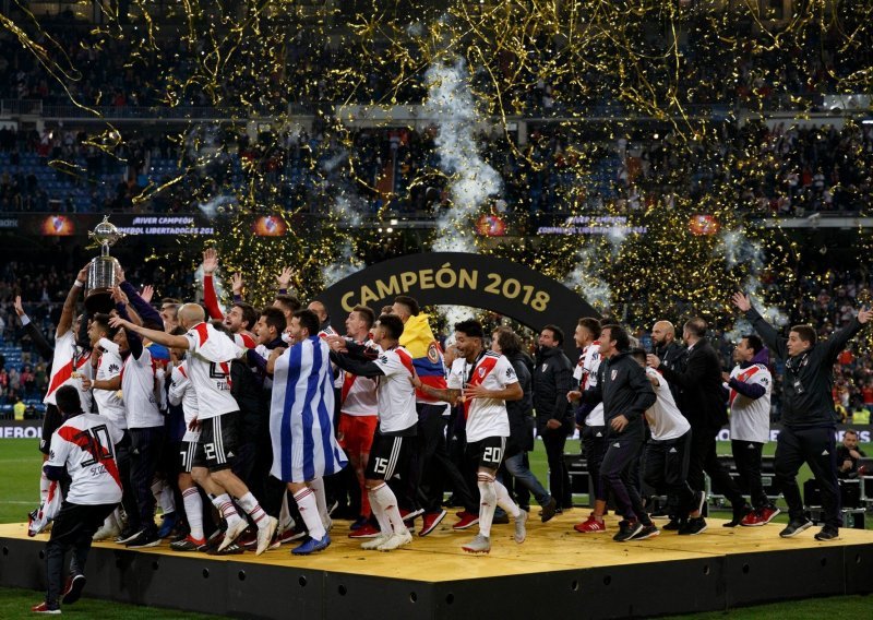River Plate proslavio Copu Libertadores sa svojim navijačima; jedna izjava o minuti šutnje zapalila stadion