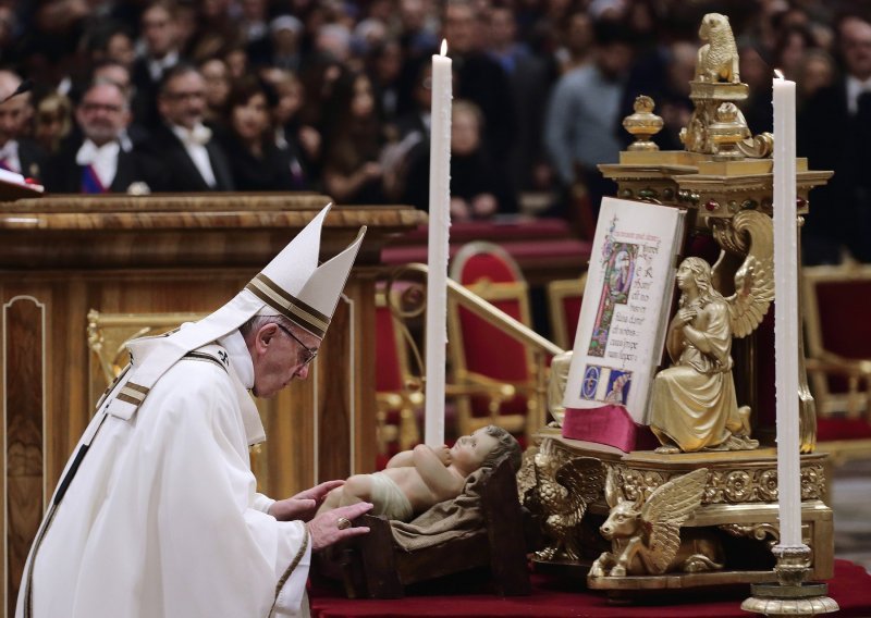 Papa Franjo: Sjetite se siromašnih i ne budite materijalisti