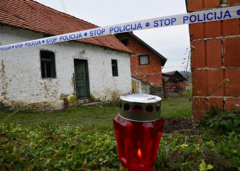 U obiteljskoj kući nađeni mrtvi majka i sin