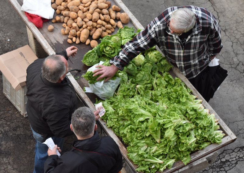 Raste minimalna plaća, pada PDV na meso, jaja te voće i povrće. Evo koje još odluke stupaju na snagu s prvim danom 2019.