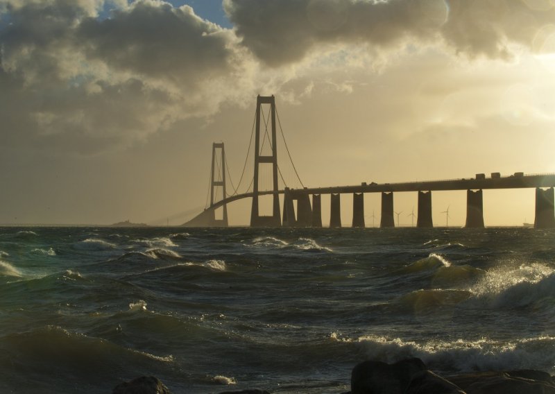Šestero mrtvih u željezničkoj nesreći na mostu u Danskoj