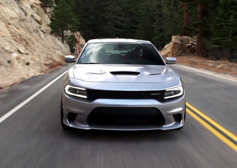 Ludilo, ime ti je Dodge Charger SRT Hellcat