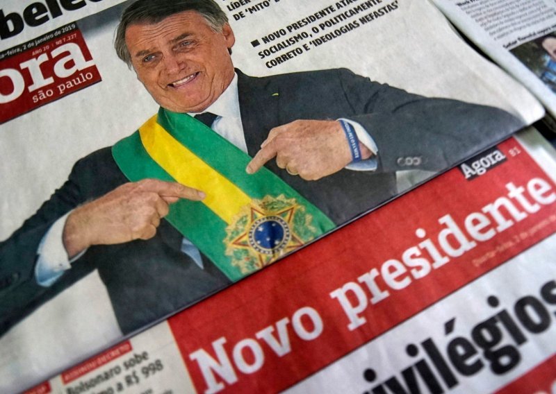 Bolsonaro iz bolničkog kreveta preuzeo vodstvo zemlje