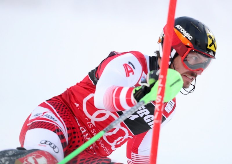 Kakav slalom u Wengenu; prva trojica u deset stotinki, a bodovi i za dva hrvatska skijaša