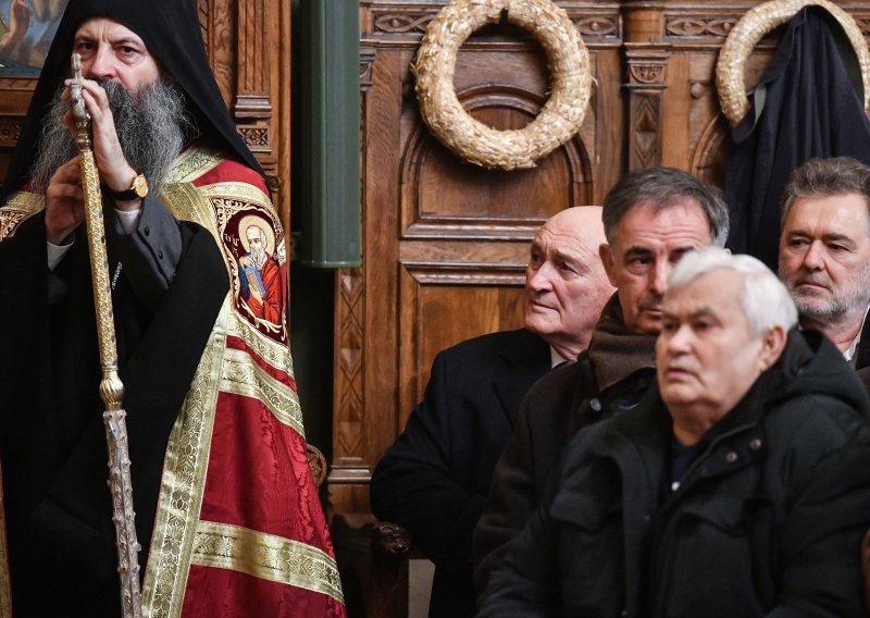 Brojni pravoslavni vjernici proslavili Badnjak u crkvi sv. Preobraženja u Zagrebu