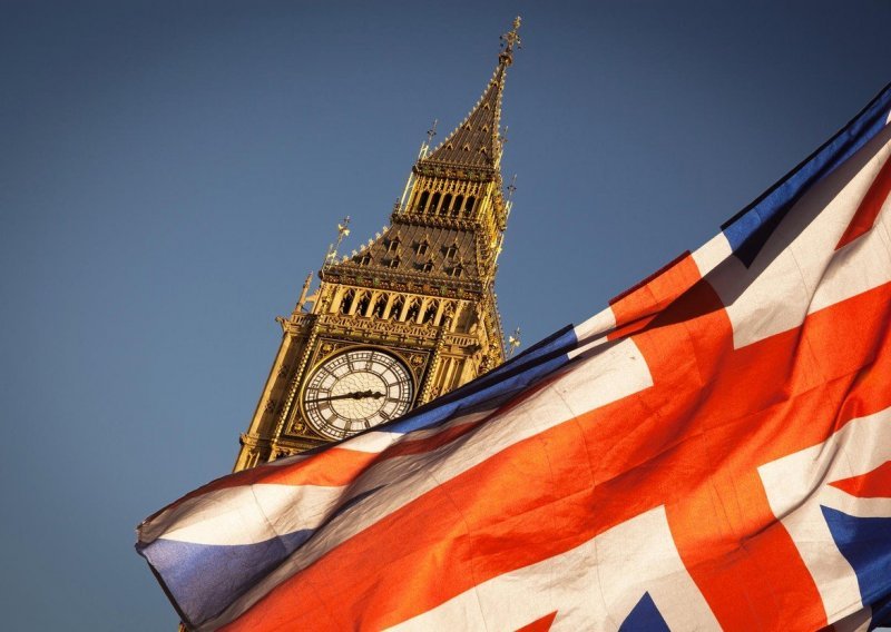 Parlament porazio May, zastupnici postavili nove prepreke Brexitu