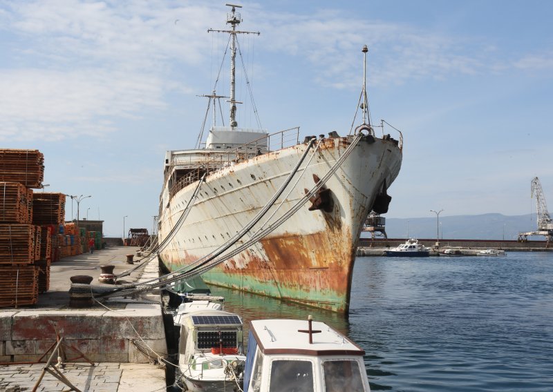 Riječko Gradsko vijeće odgodilo odluku o kreditu za obnovu Titovog broda Galeb