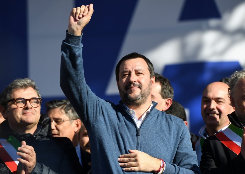 Salvini nastavio kampanju protiv Macrona