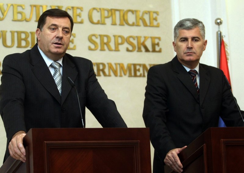 Oporba oštro o sporazumu Čović-Izetbegović-Dodik, optužuje ih za izdaju