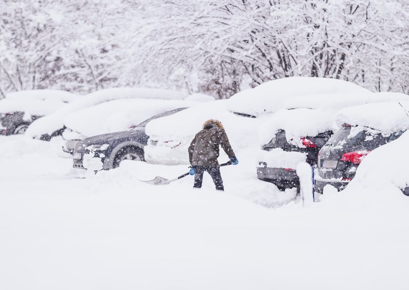 Zbog snijega problemi u održavanju nastave i prometu u zapadnoj Hercegovini