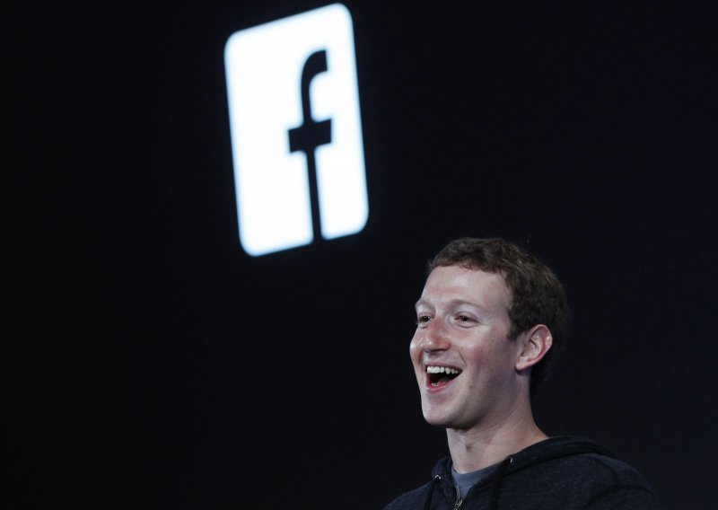 Kako je lukavi Mark Zuckerberg sam sebi poklonio 45 milijardi dolara