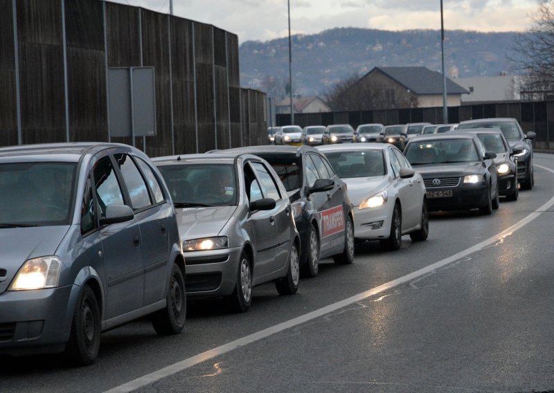 Upozorenje HAK-a: gust promet na obilaznicama, povremeni zastoji na dionicama pod radovima