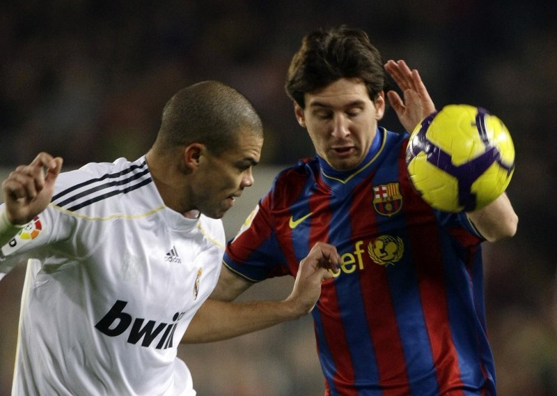 Pepe i Real vs. Messi i na videoigrici