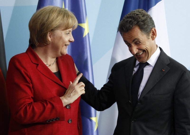 Francuzi žele da ih iz krize izvlači Merkel