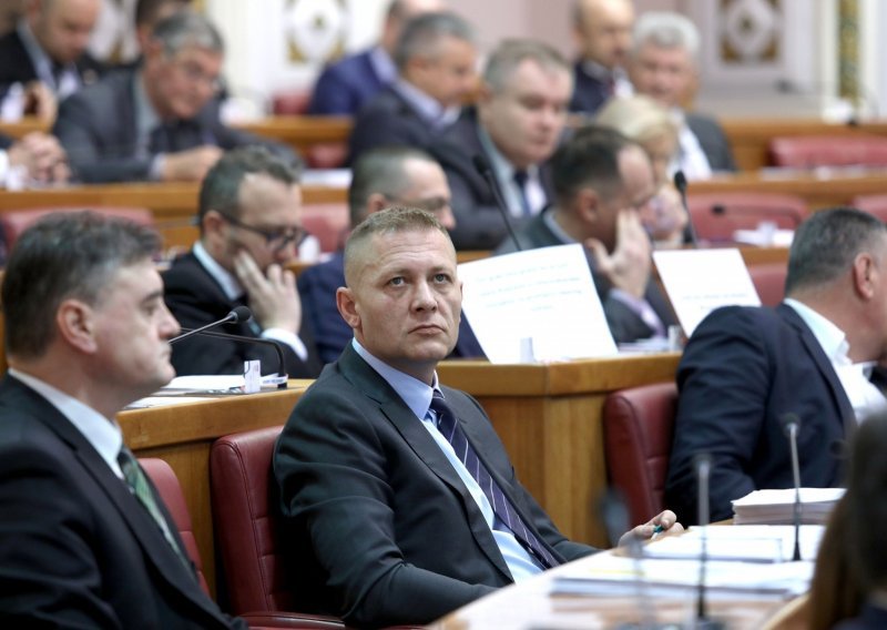 Đakovački HSS-ovci podržali kolege koji traže Beljakovu ostavku
