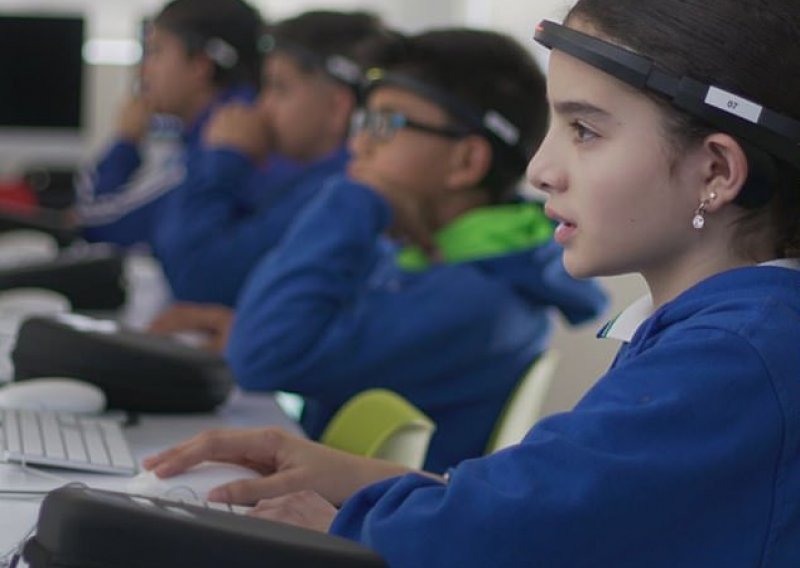 U školama testirani uređaji koji skeniraju mozak i nastavnicima javljaju prate li učenici nastavu