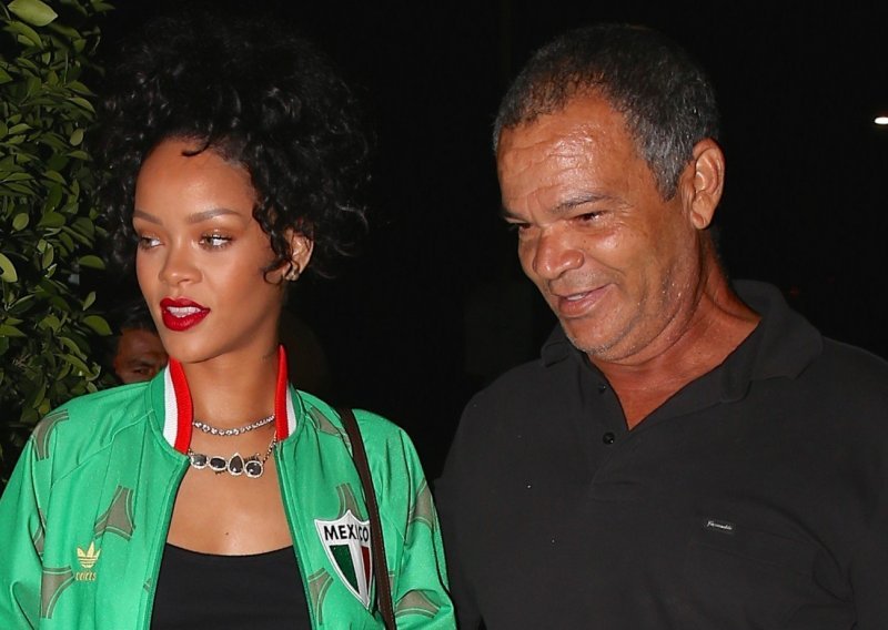 Rihanna na sudu s vlastitim ocem jer je pokušao zaraditi na zajedničkom im prezimenu