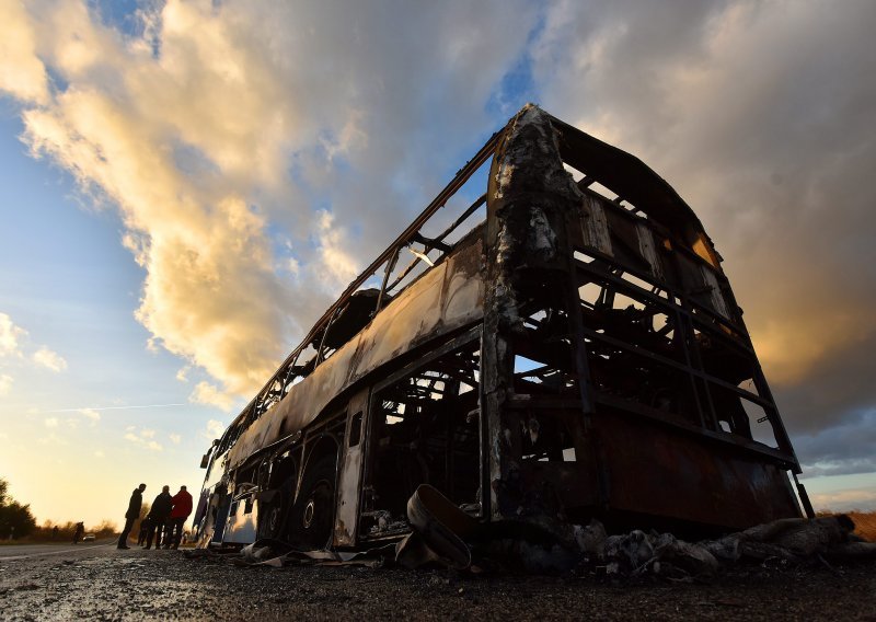 Kod Zadra se zapalio i potpuno izgorio autobus, nitko nije ozlijeđen