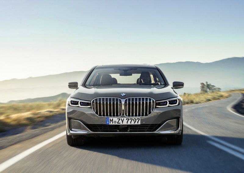 BMW pokazao novu seriju 7 s 40 posto većim ‘bubrezima’