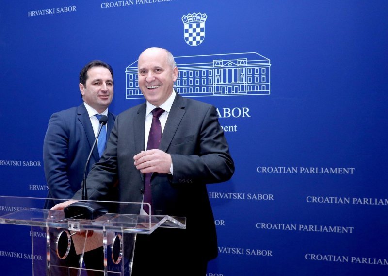'Kuščevićeva ostavka nema veze s ultimatumom HNS-a'