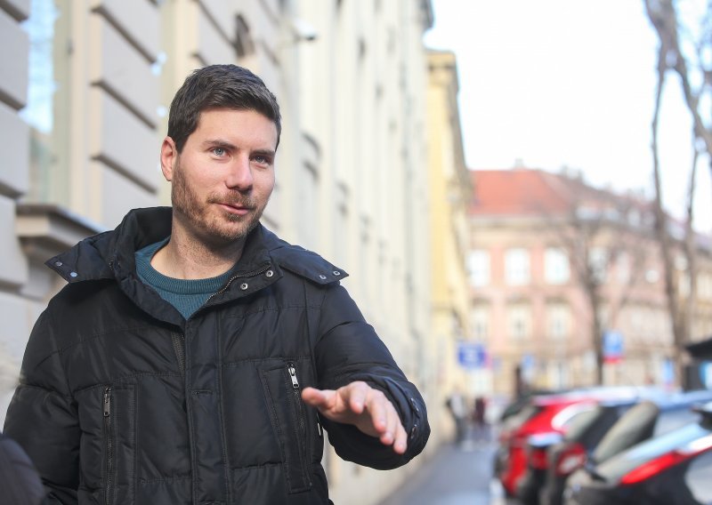 Pernar se oglasio na Facebooku: Ne znam kako će ovo sve završiti..., Bunjac na konferenciji iznosi svoju stranu priče