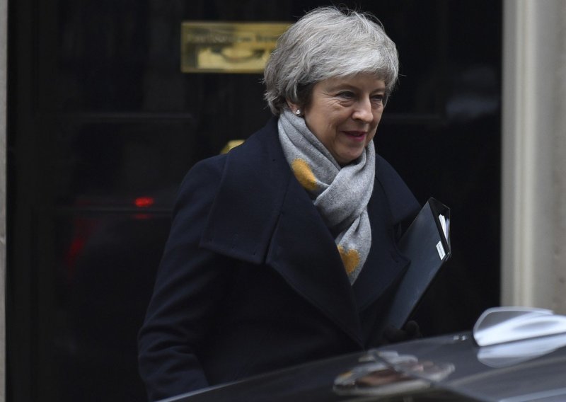 Britanski parlament odbio dati podršku May za traženje ustupaka od EU-a