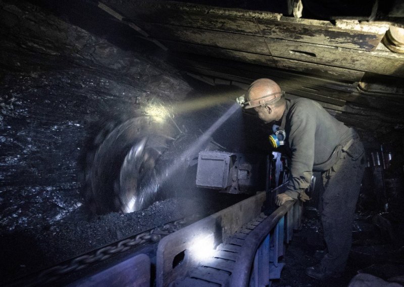 U rudniku na Kosovu zarobljeno stotinu rudara