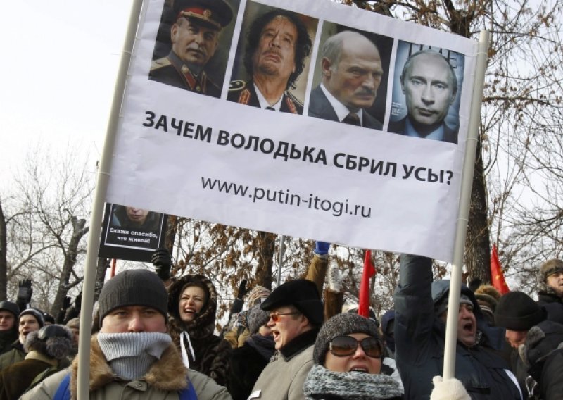 U Moskvi se okupile tisuće Putinovih protivnika i pobornika