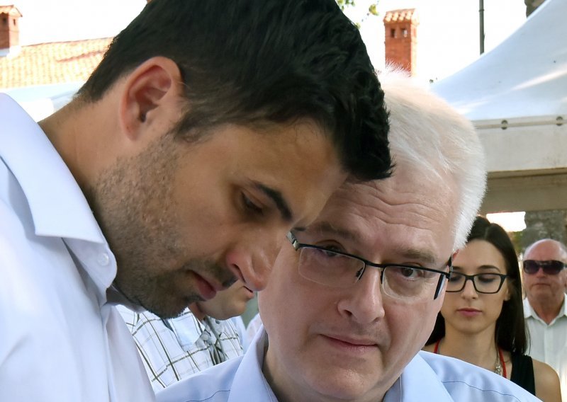 Josipović pokrenuo proces spajanja svoje stranke s SDP-om