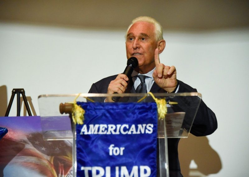 Dugogodišnji Trumpov saveznik Roger Stone uhićen zbog laganja Kongresu, kaže da je lažno optužen