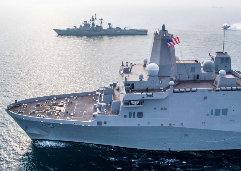 Američki i ruski ratni brod zamalo se sudarili u Istočnom kineskom moru
