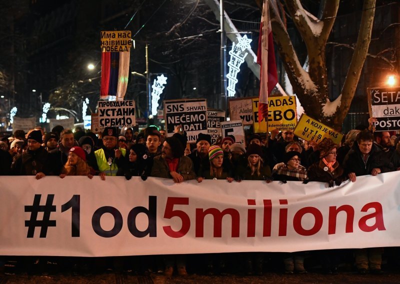 Šire se prosvjedi protiv Vučića, Beograđani ponovno izašli na ulice