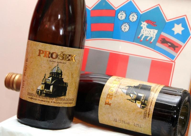 Minister announces sanctions for omission regarding Prosek wine