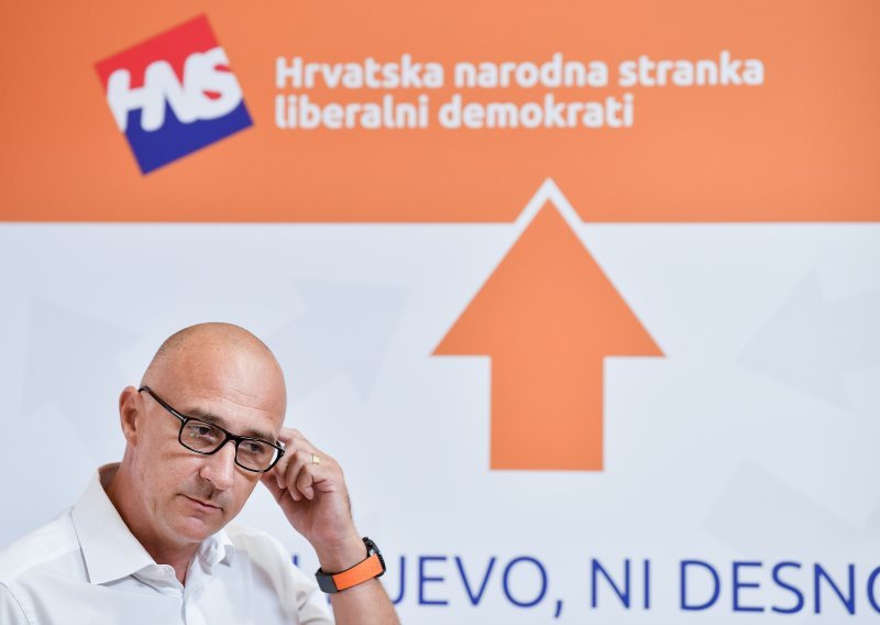 HNS zgrožen huškačkim napadom Živog zida na novinarku: To su populisti opasnih namjera