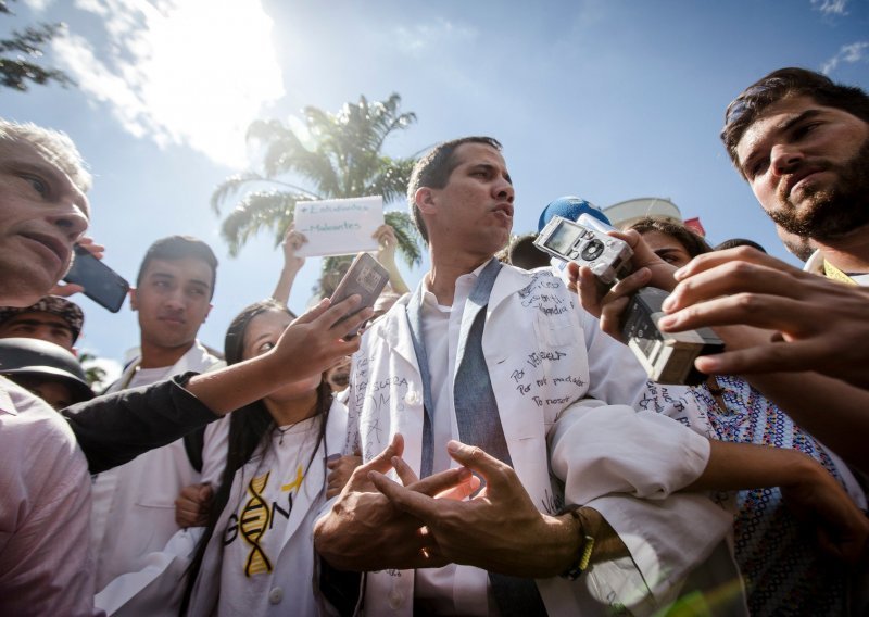 Guaido počeo pohod po Venezueli koji planira završiti u predsjedničkoj palači
