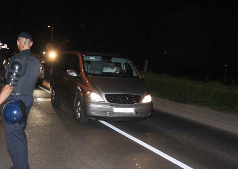 Ex PM Sanader arrives at Remetinec prison