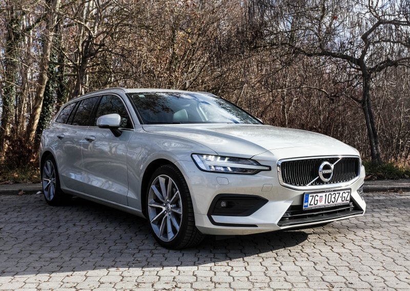 Volvo V60 D3 Momentum - švedski sklad