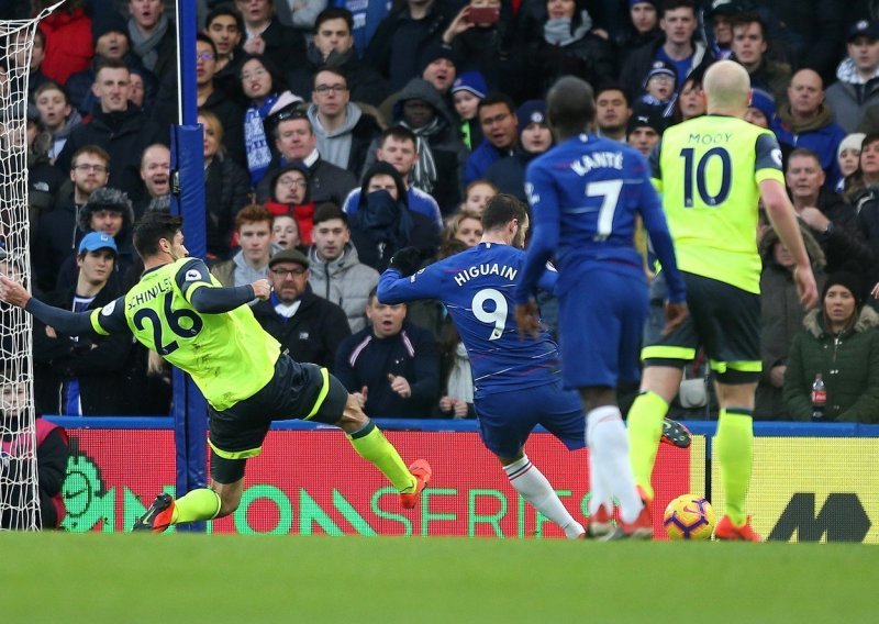 Nevjerojatan rekord Tottenhama; petica Chelseaja, Higuain počeo zabijati