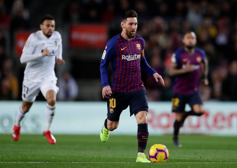 Barcelona kiksala na Camp Nou; Messi golovima spasio bod domaćinu, ali i zabrinuo sve uoči El Clasica