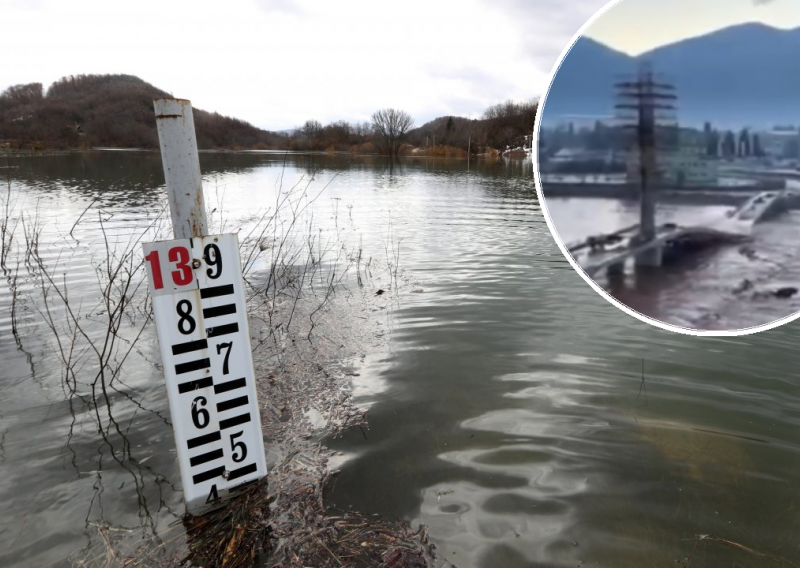 Dramatično u BiH, bujica srušila most: Ovo je izmaknulo kontroli