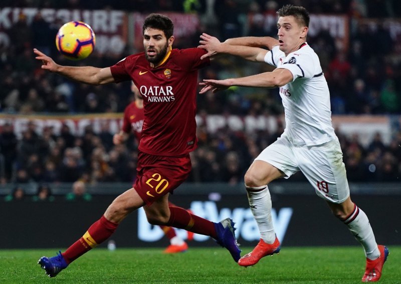 Lazio razbio Romu; Milan do važnih bodova došao autogolom