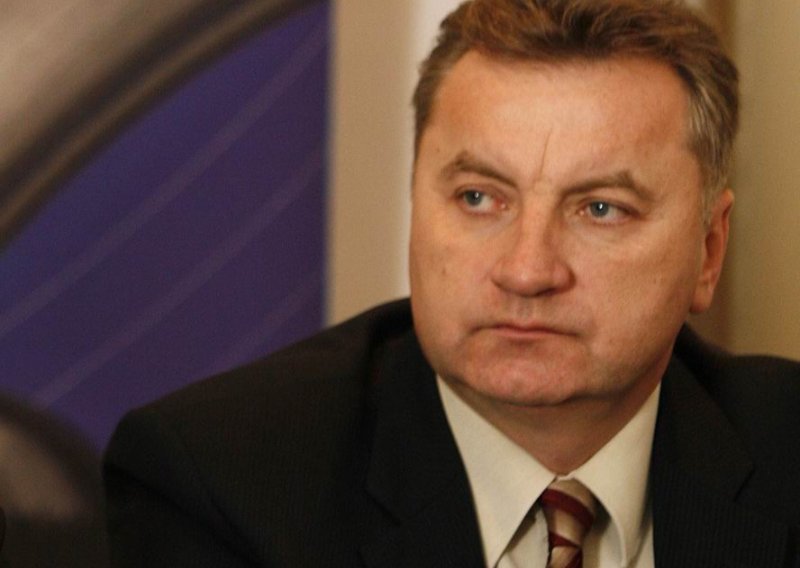 Popijač neće popustiti pred ultimatumom