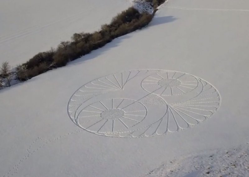 Dobro se zagledajte u ovaj misterij: Tko je nacrtao ovu čudesnu sovu u snijegu?