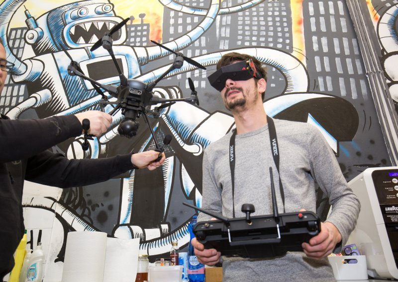 Osječani rasturaju na Kickstarteru s projektom pametnih naočala za dronove