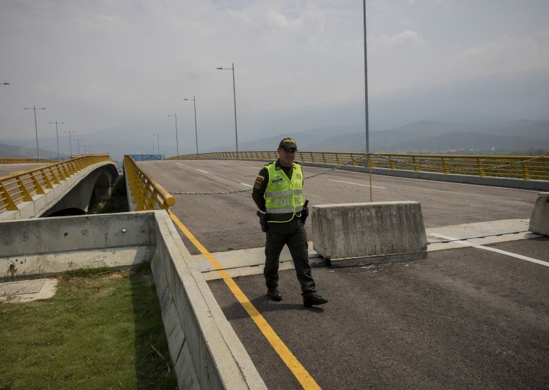 Venezuela blokirala kamione s humanitarnom pomoći na granici